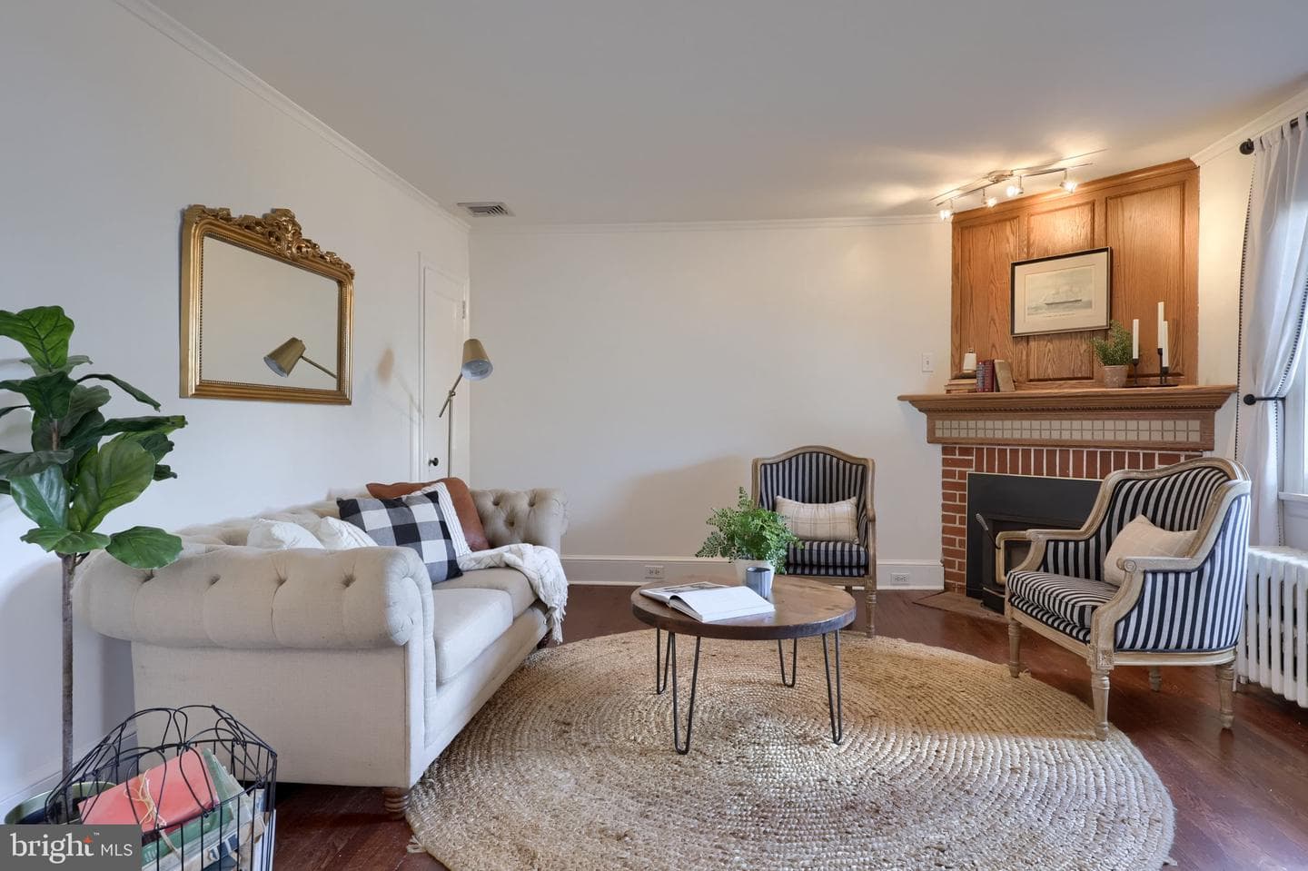 1026 W Ross Street photo 9