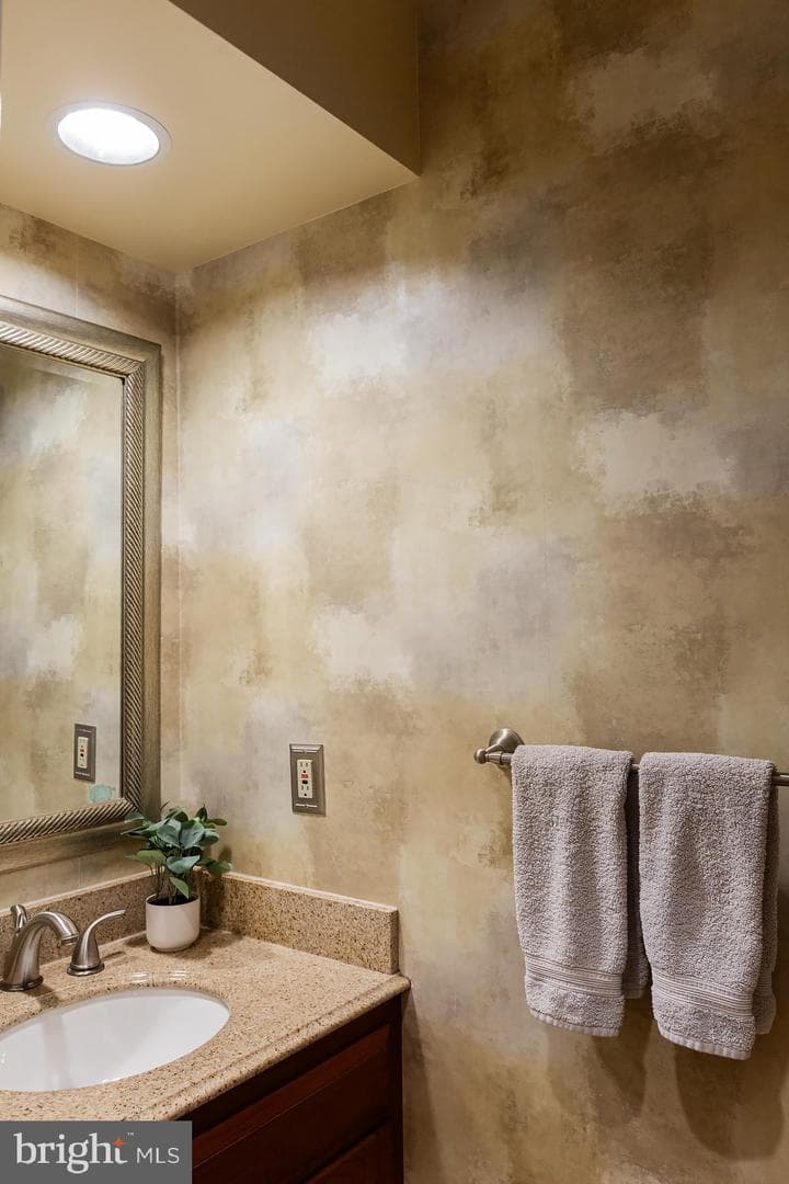537 Randolph Drive photo 32