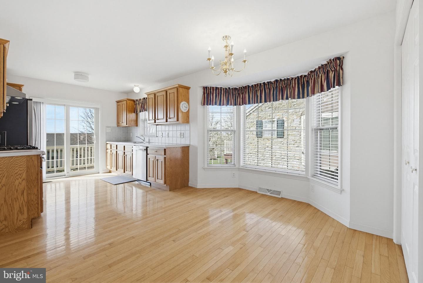 674 Royal View Drive photo 11