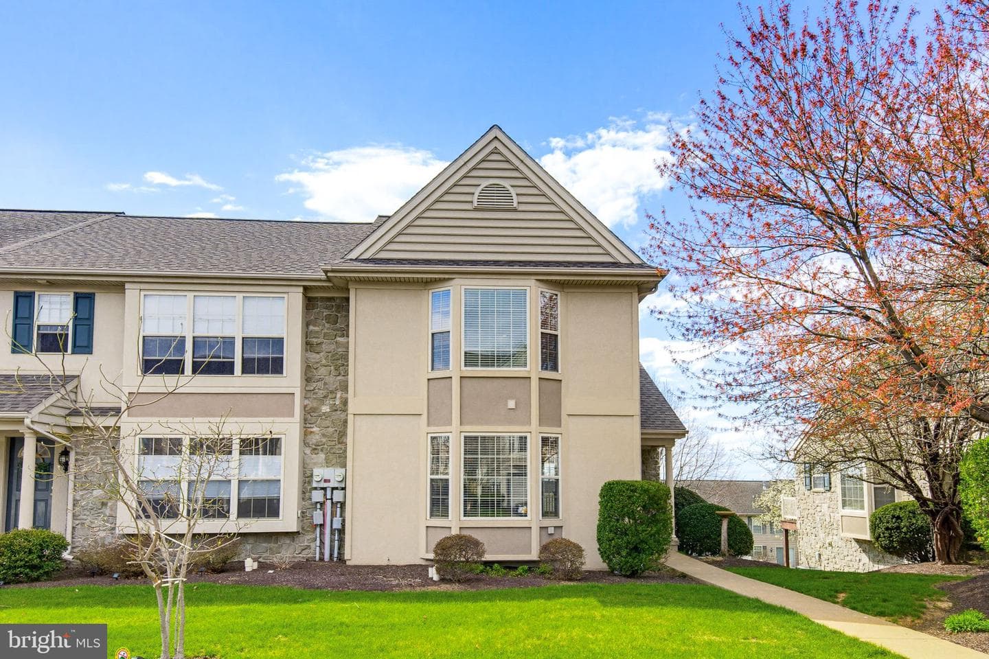 674 Royal View Drive photo 3