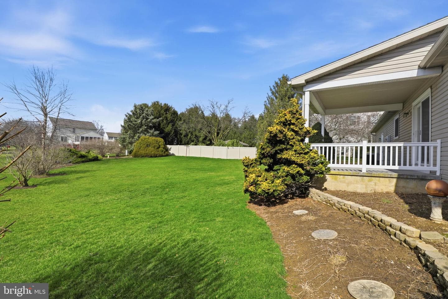 111 Farmingdale Lane photo 15