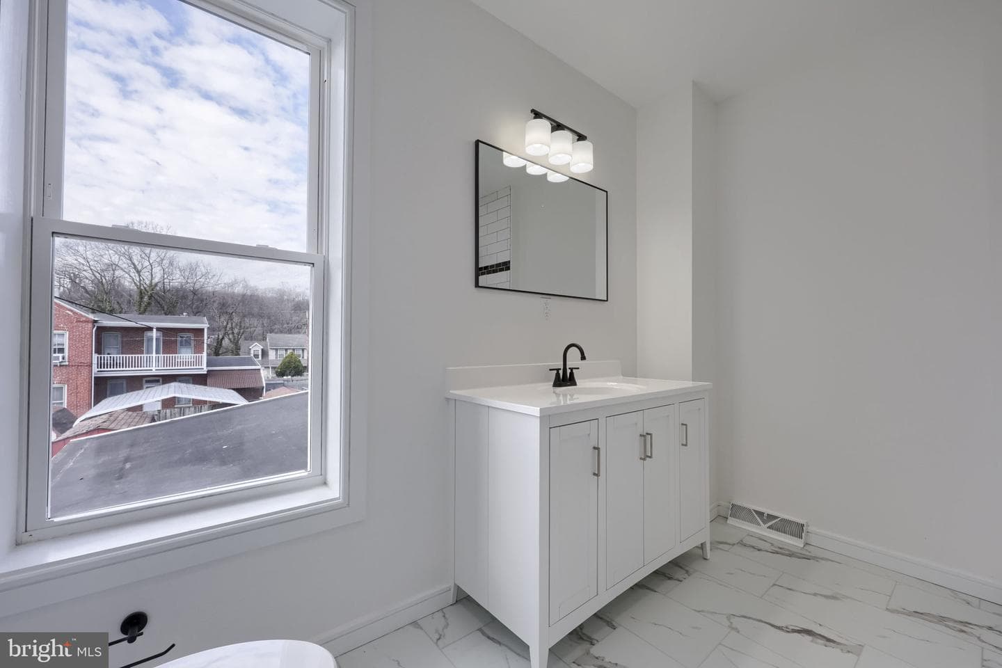905 Spruce Street photo 11