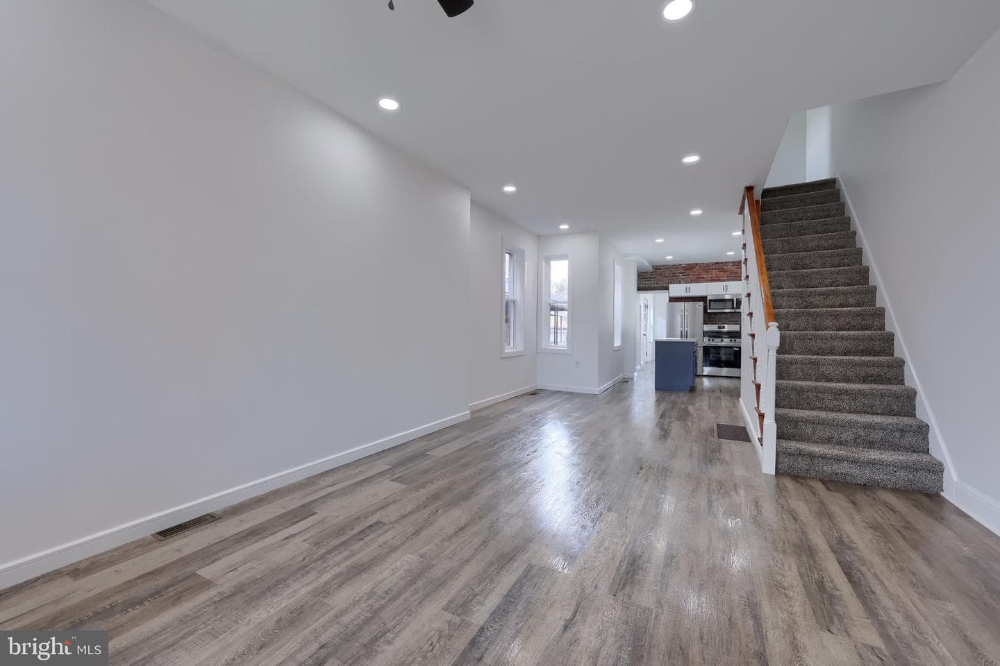 905 Spruce Street photo 4