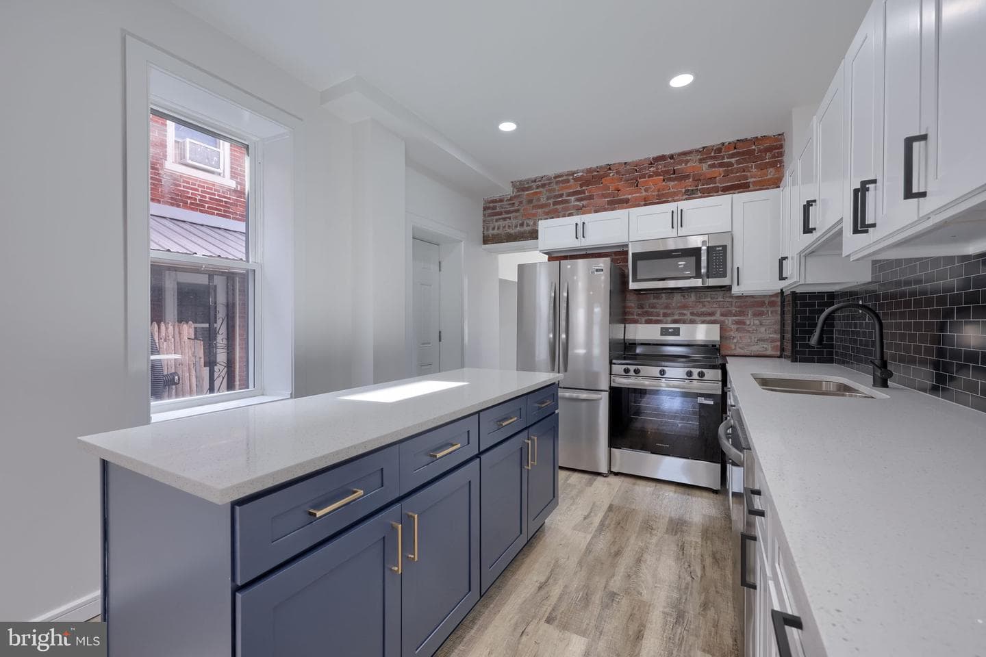 905 Spruce Street photo 7