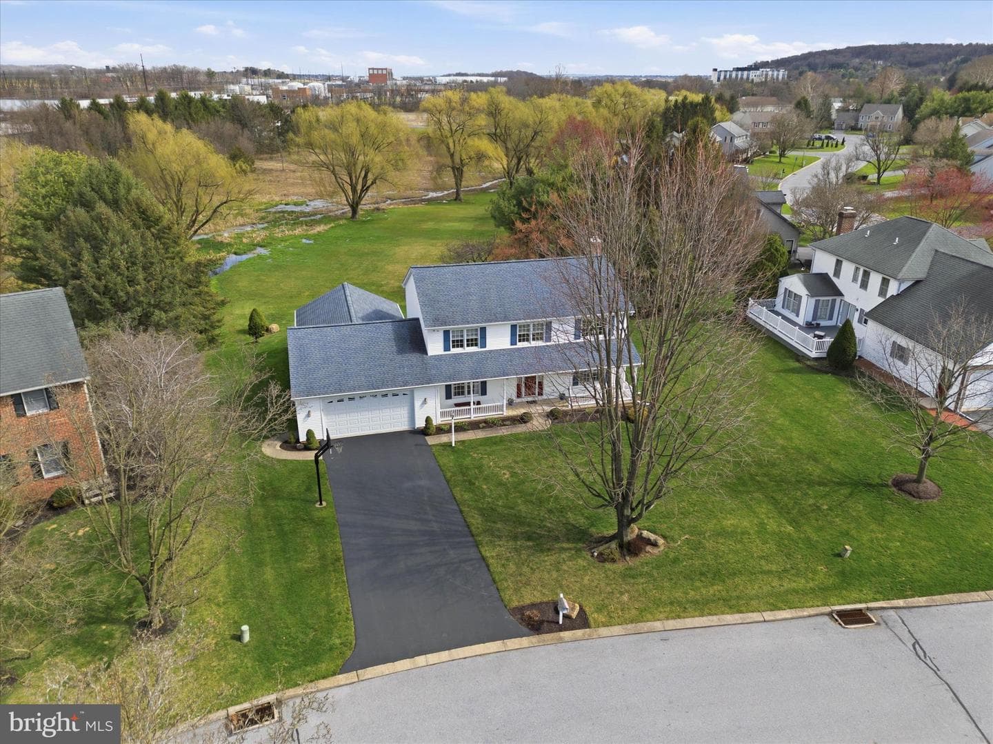 105 Park Place photo 11