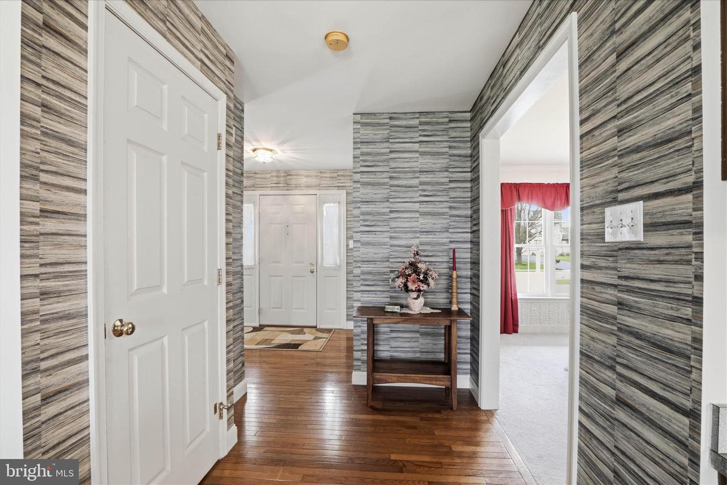 105 Park Place photo 18