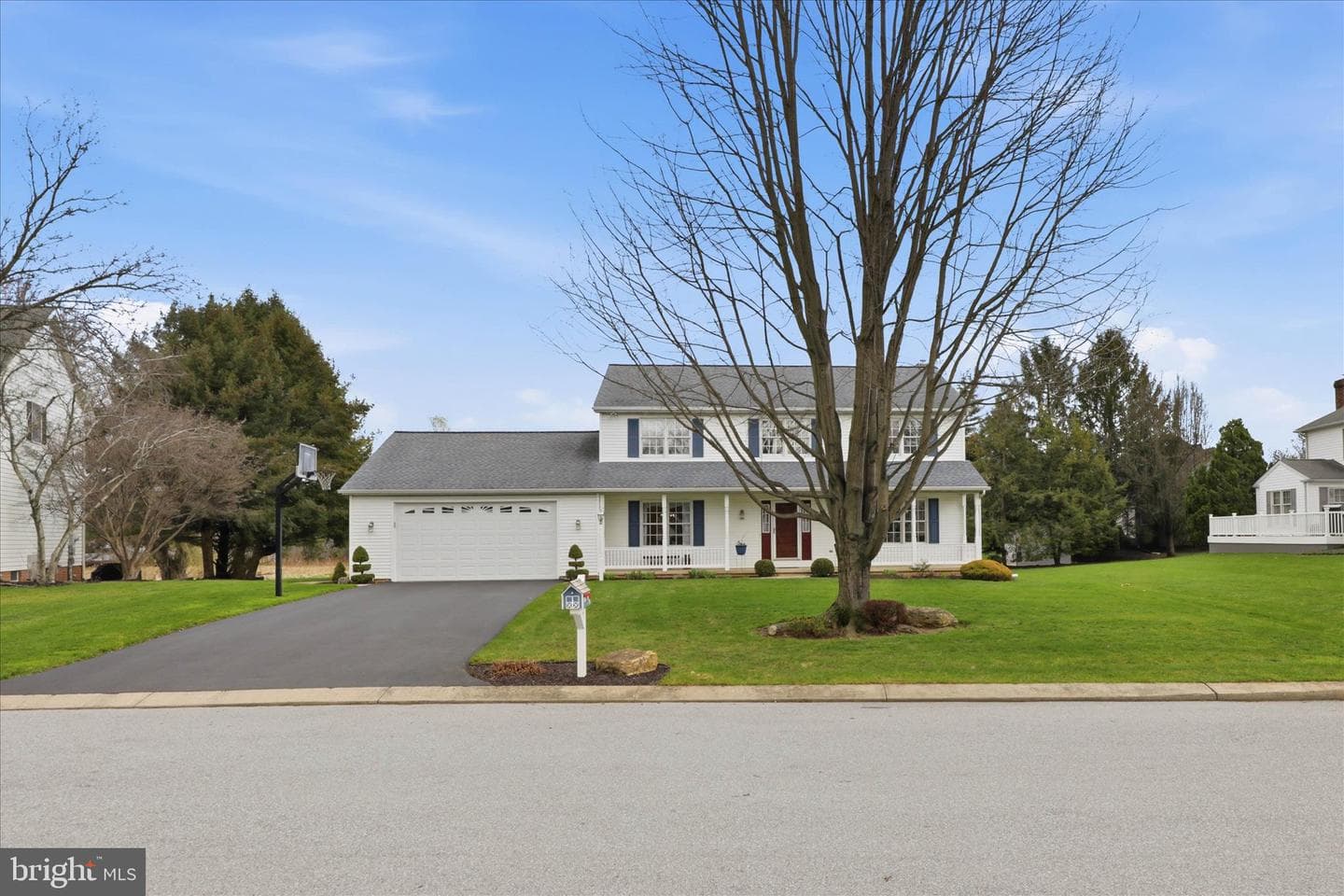 105 Park Place photo 2