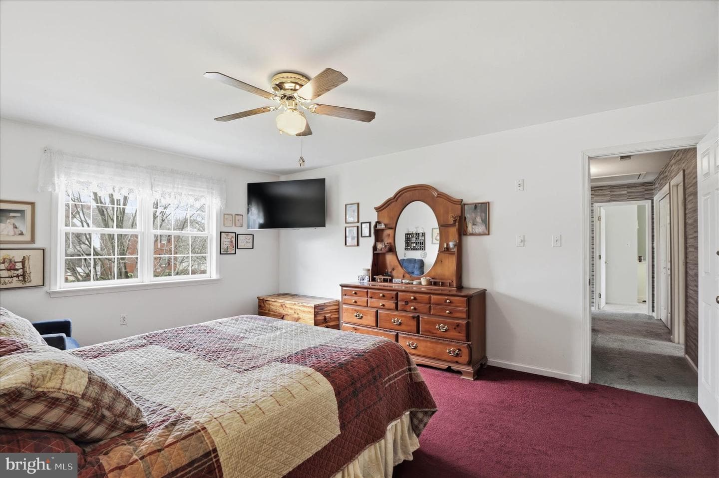 105 Park Place photo 37