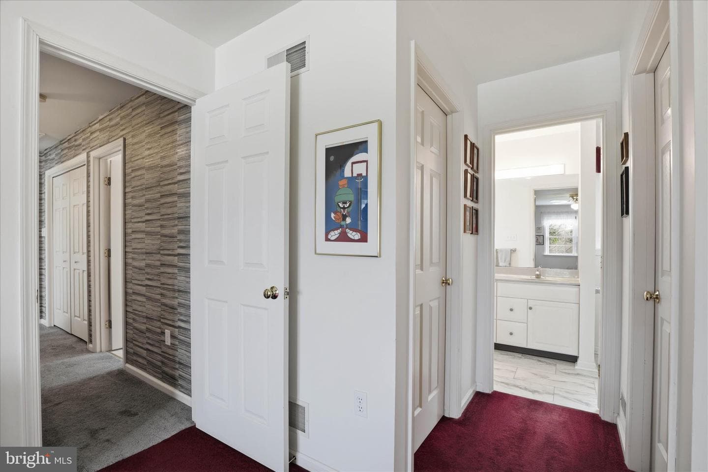 105 Park Place photo 39