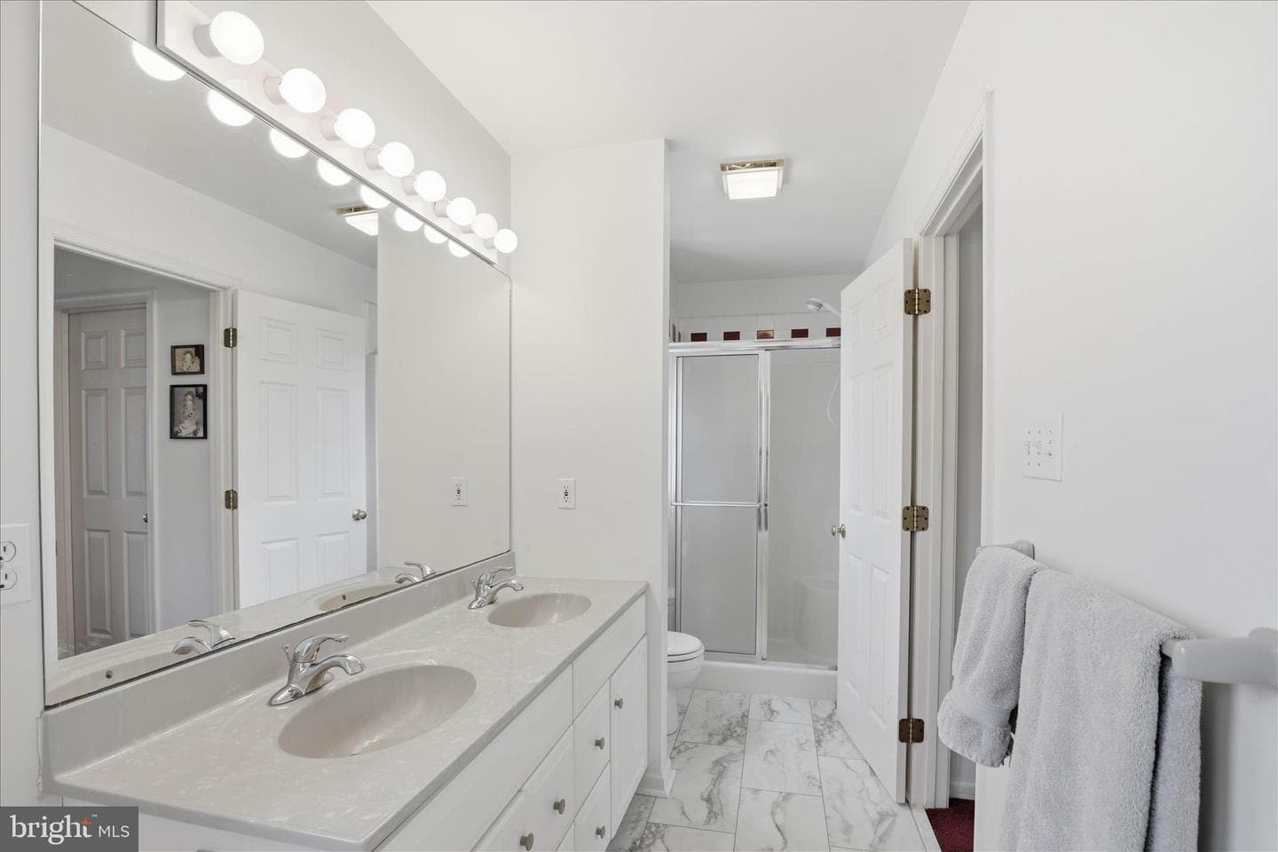 105 Park Place photo 42