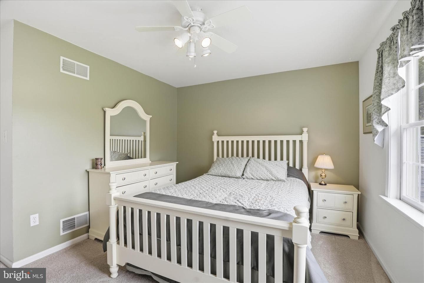 105 Park Place photo 51