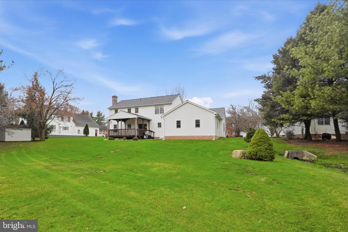 105 Park Place photo 71