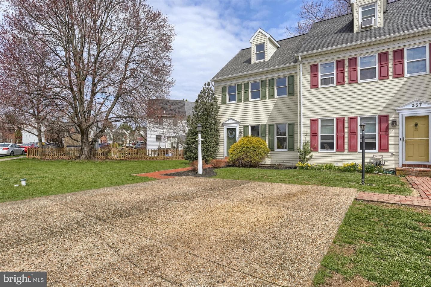 339 Cardinal Road photo 2