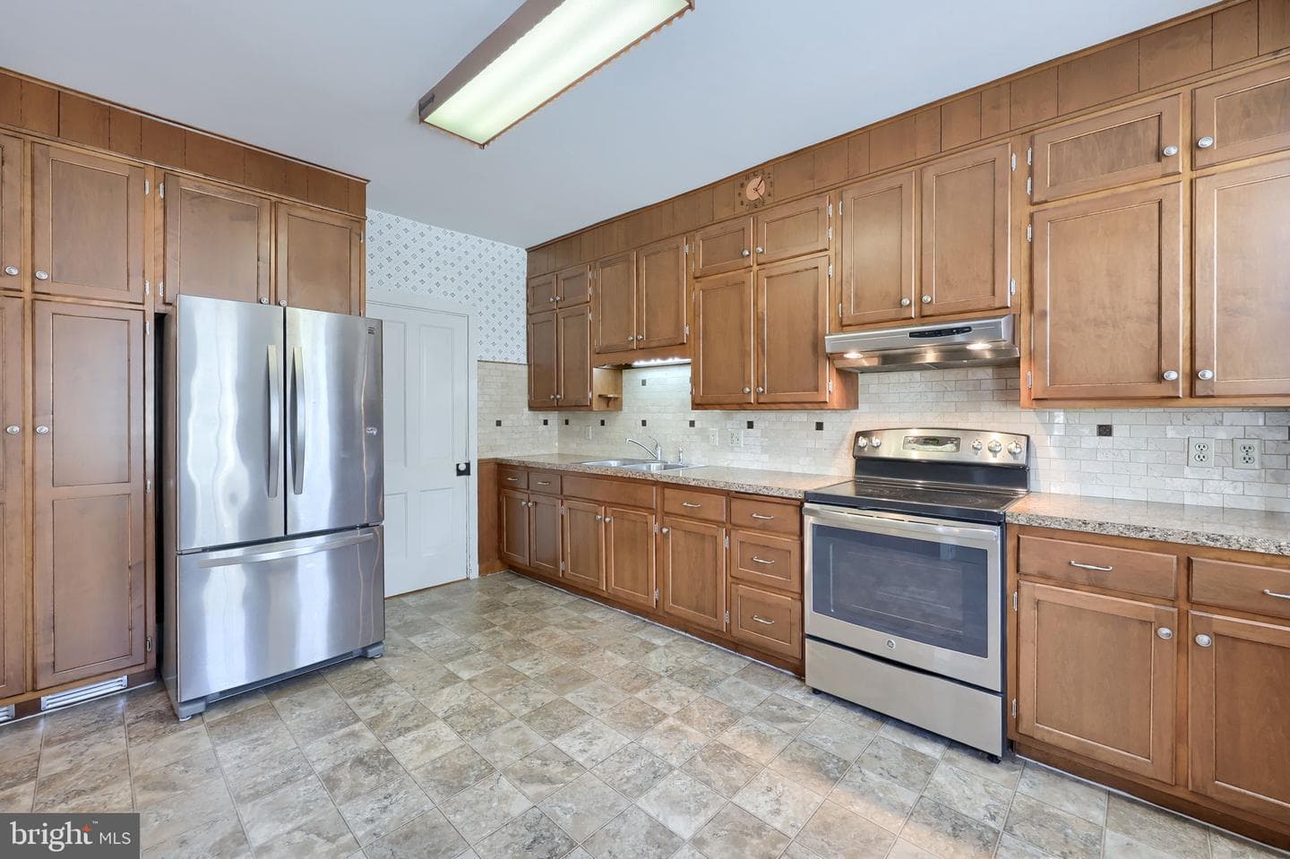 107 E Main Street photo 11