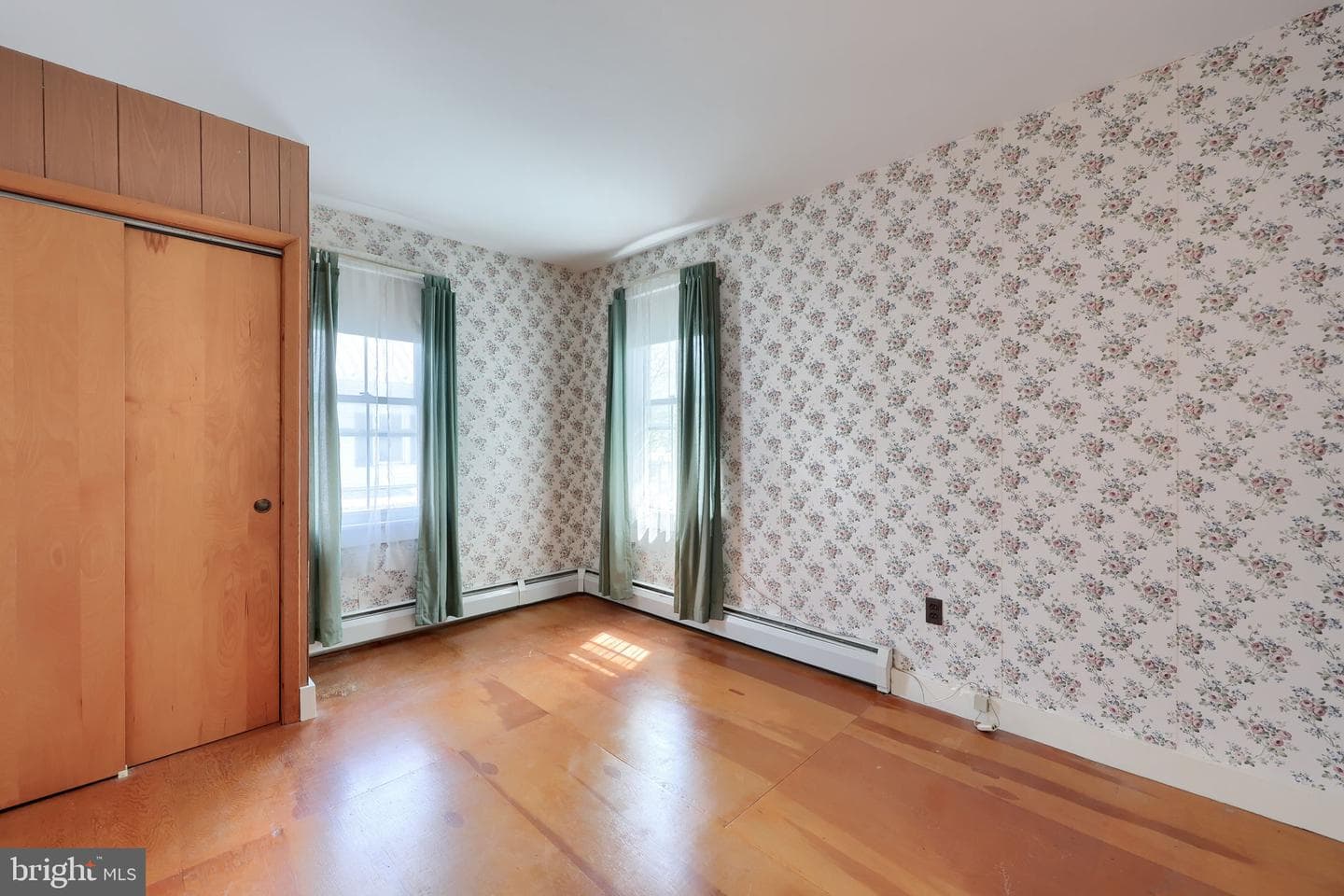 107 E Main Street photo 16