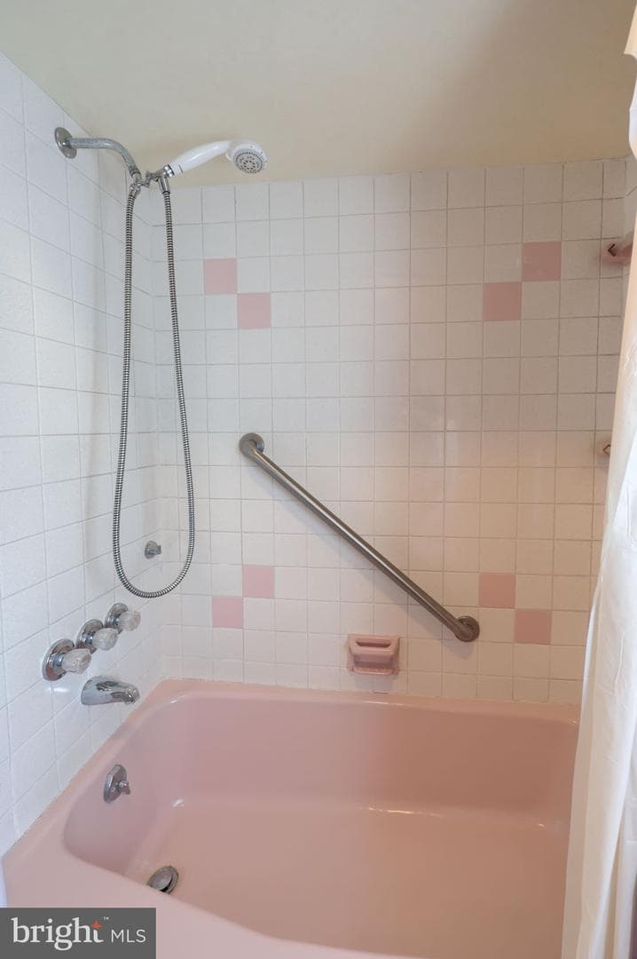 107 E Main Street photo 20