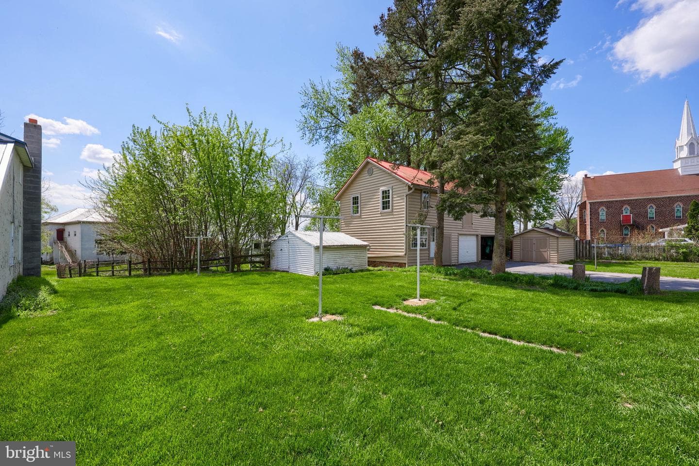 107 E Main Street photo 22