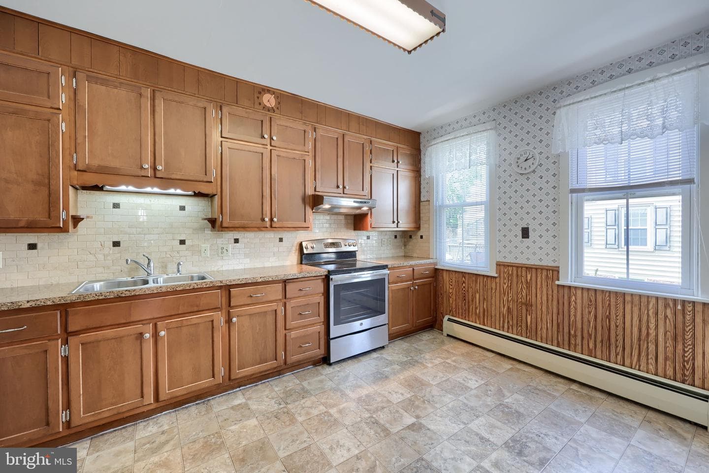 107 E Main Street photo 8