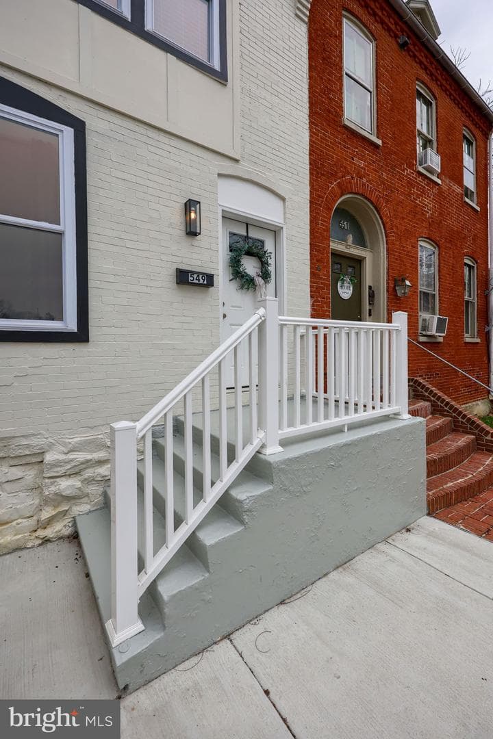 549 Rockland Street photo 3