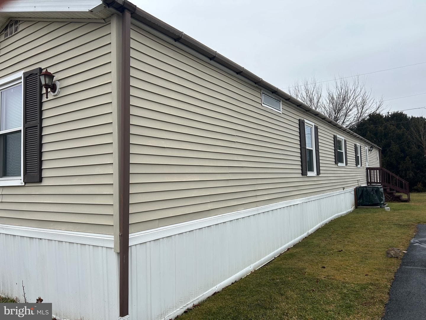 489 Brendon Drive photo 2