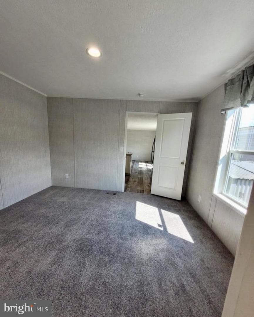 47 Hilltop Avenue photo 7