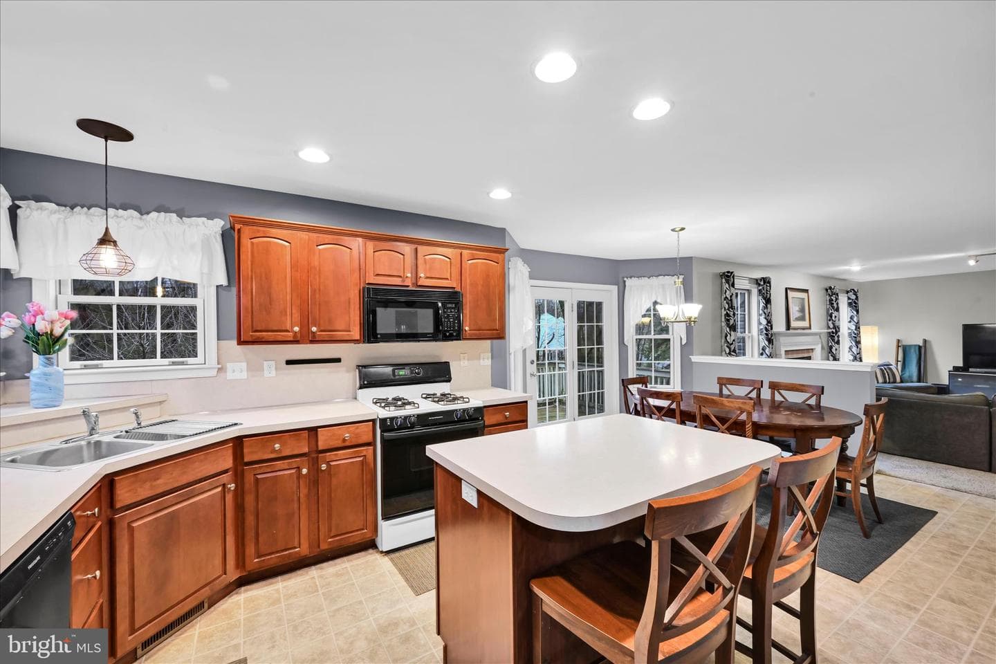 114 Crimson Lane photo 18