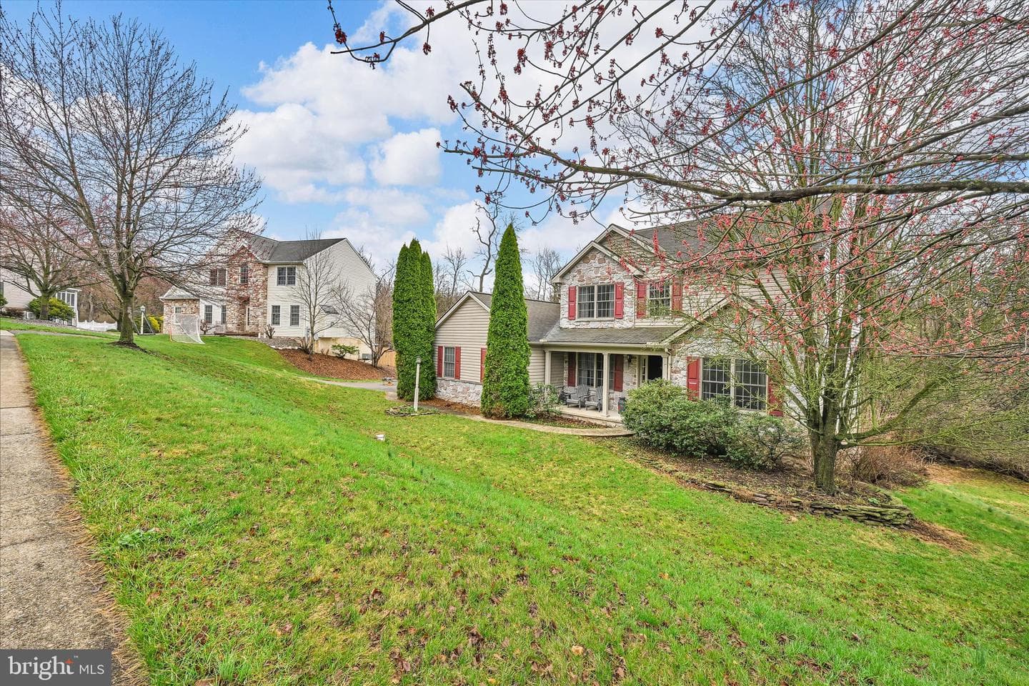 114 Crimson Lane photo 5