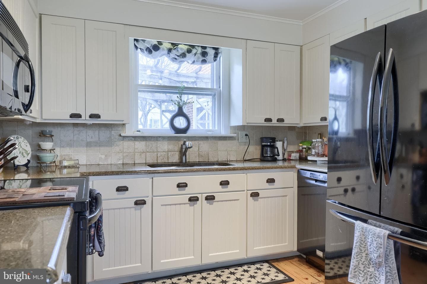 2047 Jarvis Road photo 12