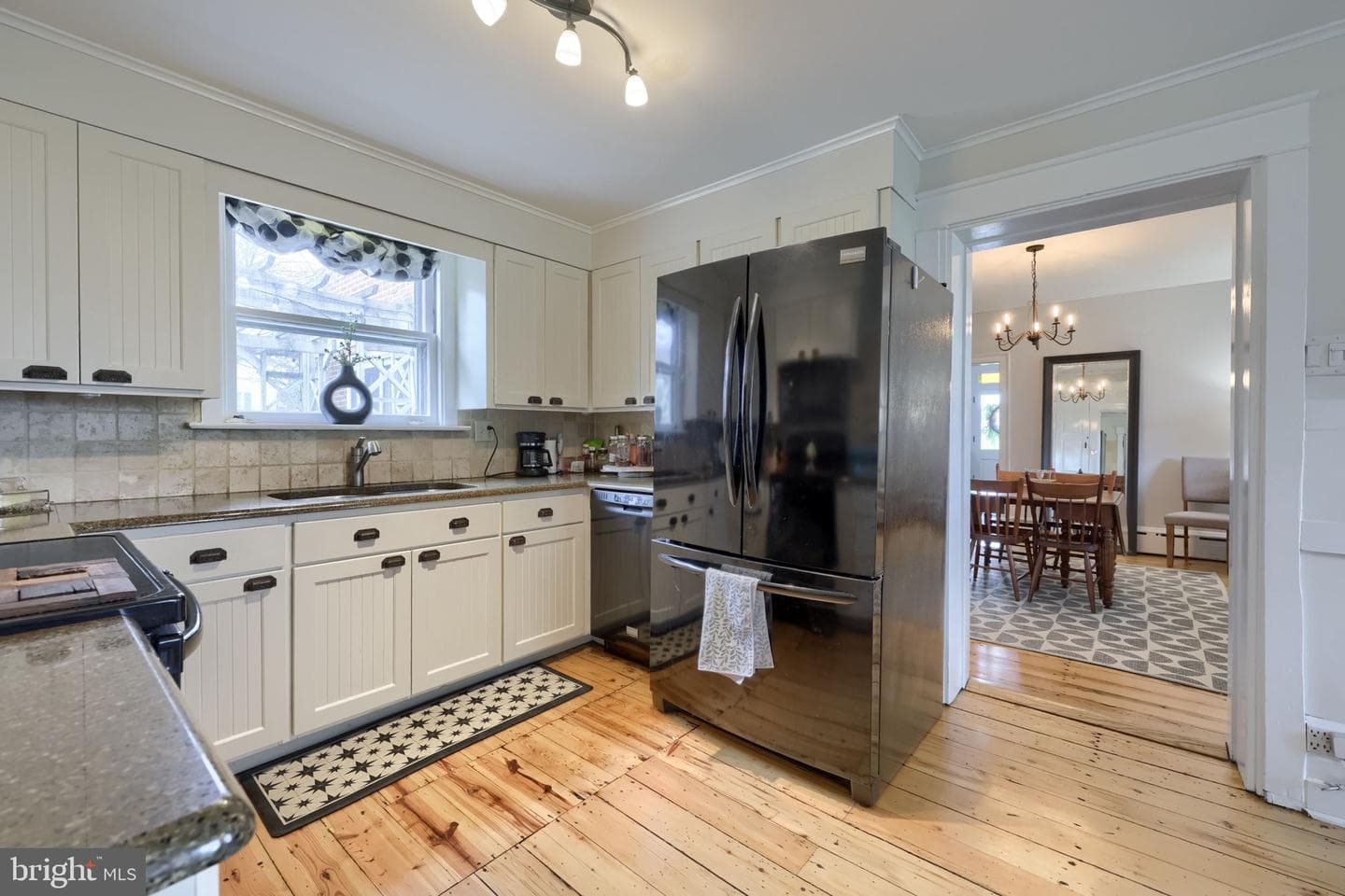 2047 Jarvis Road photo 13