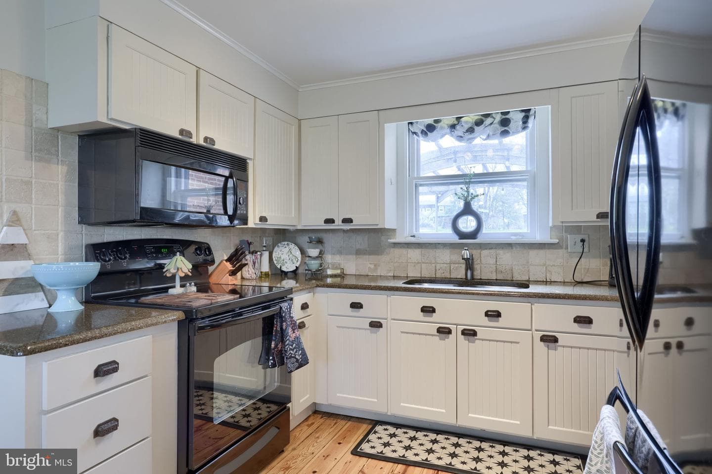2047 Jarvis Road photo 19
