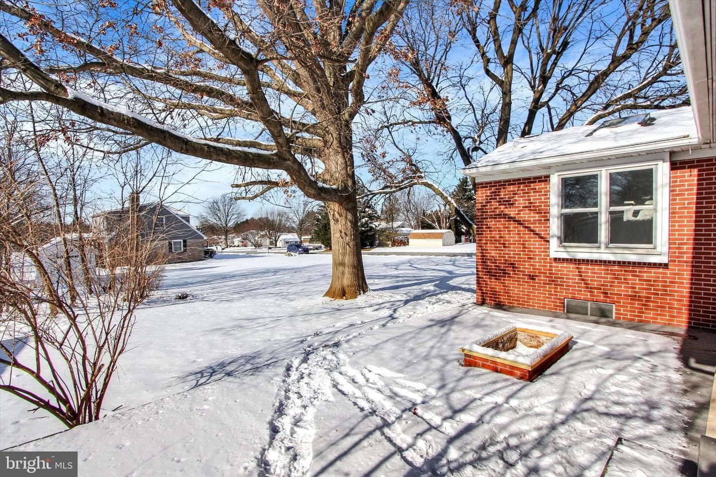 2479 Ellendale Drive photo 26