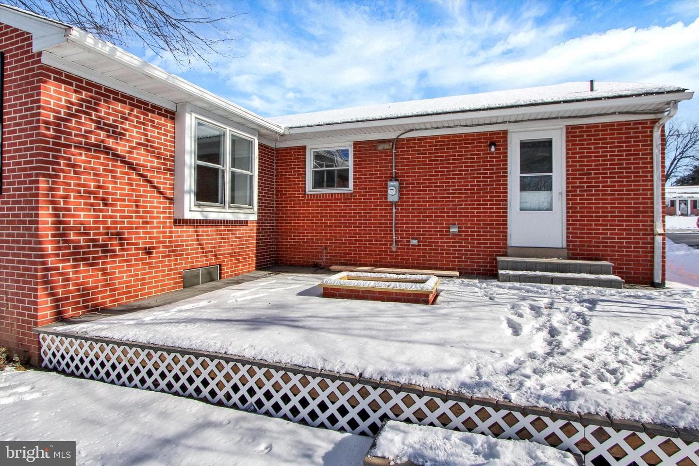 2479 Ellendale Drive photo 28
