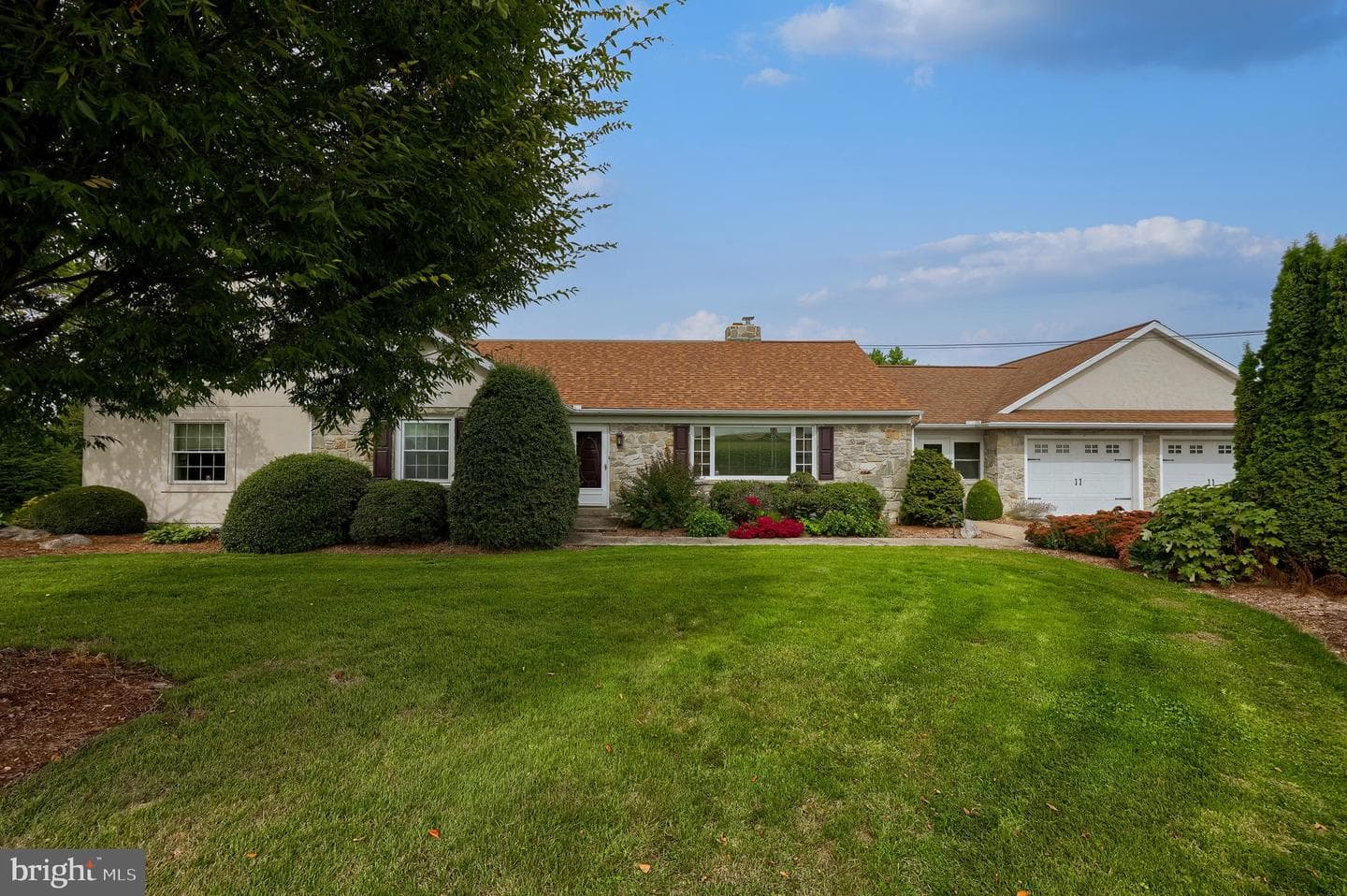 210 Stevens Road photo 1