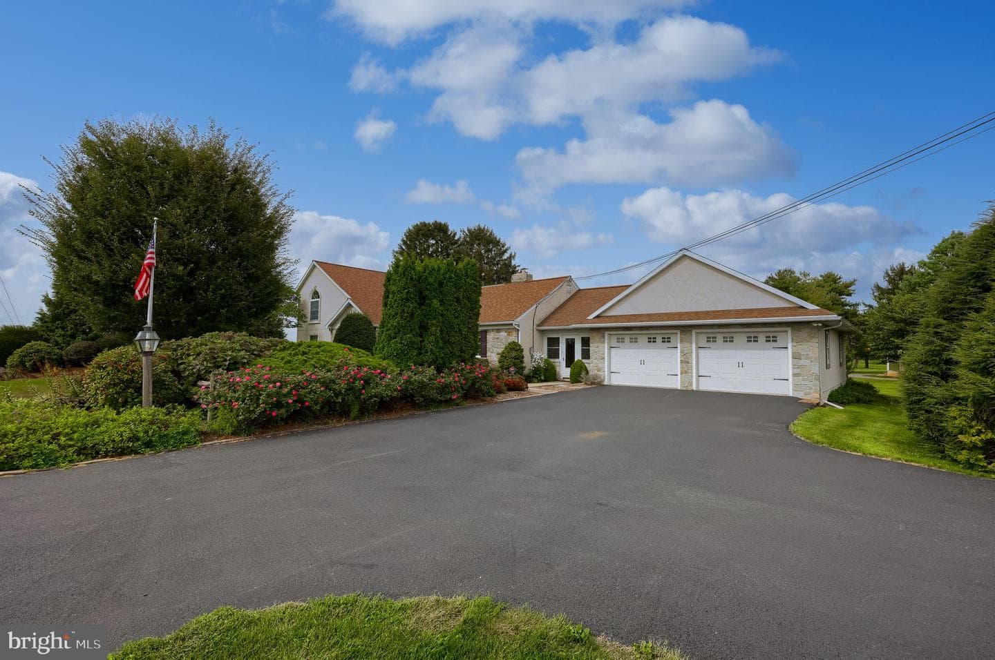 210 Stevens Road photo 2
