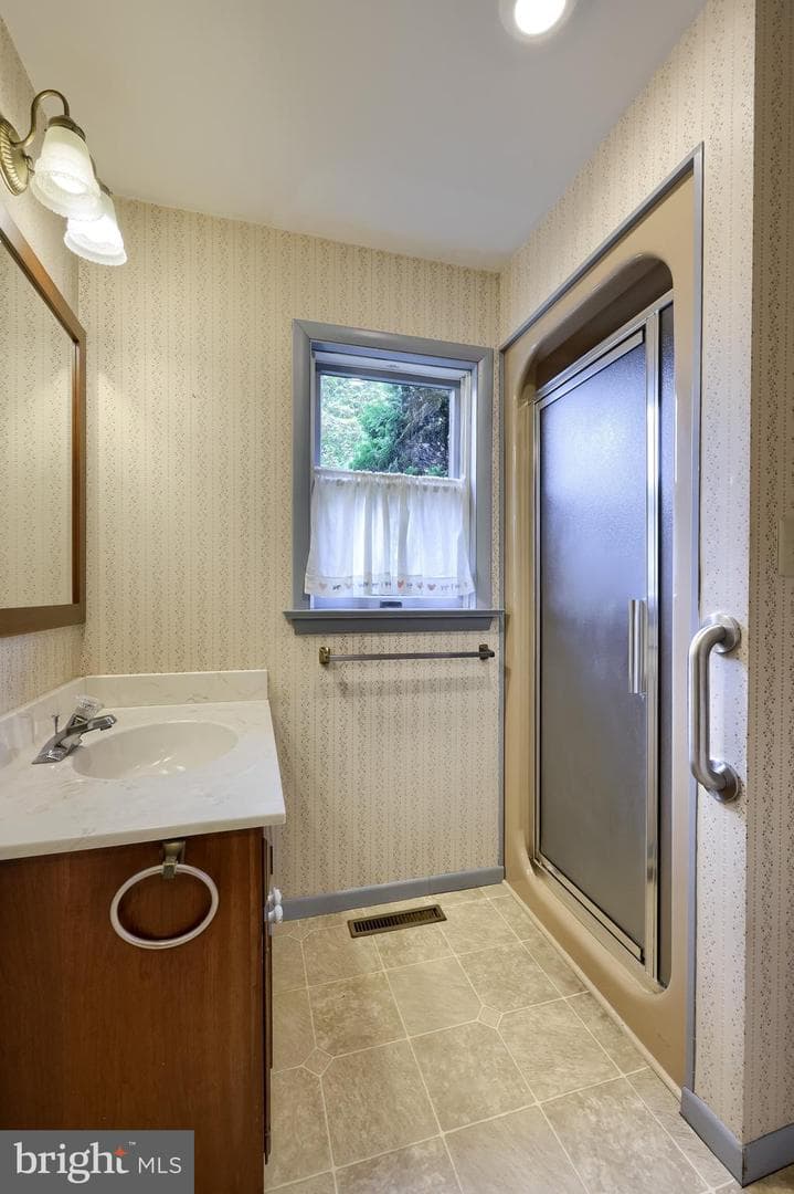 210 Stevens Road photo 7