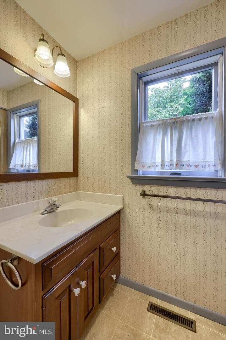 210 Stevens Road photo 8