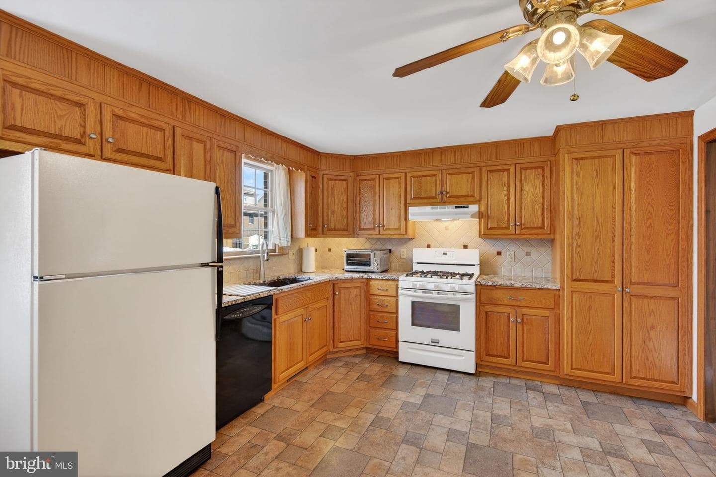 1007 E Walnut Street photo 15