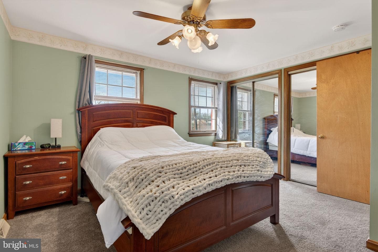 1007 E Walnut Street photo 21