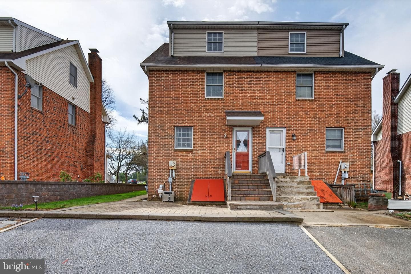 1007 E Walnut Street photo 33