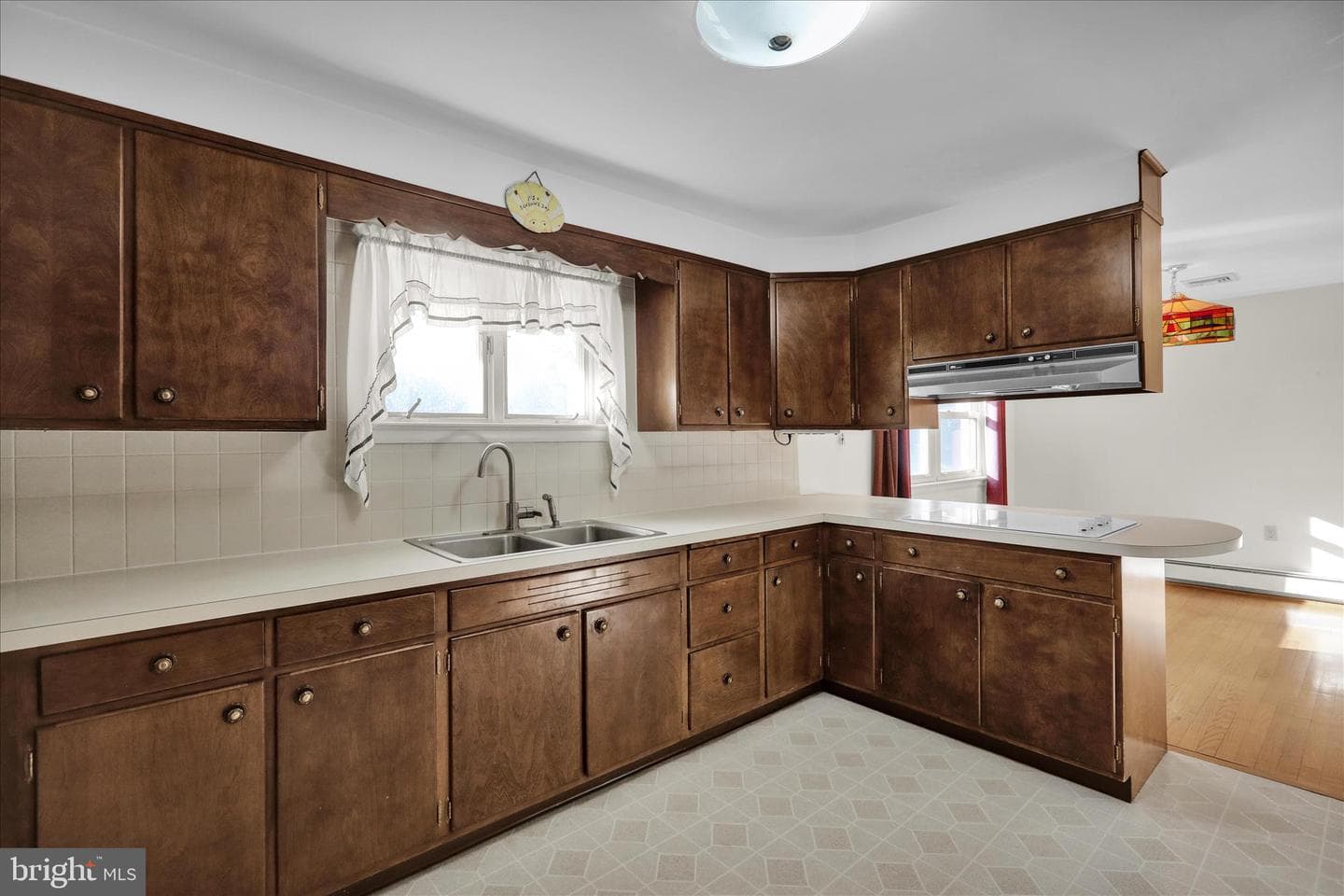 2460 Honeysuckle Lane photo 15