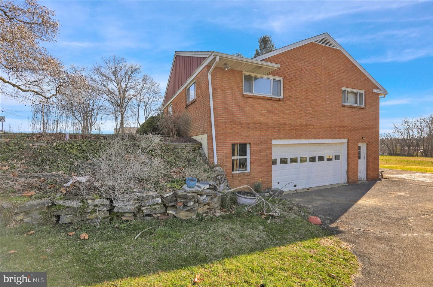 2460 Honeysuckle Lane photo 6