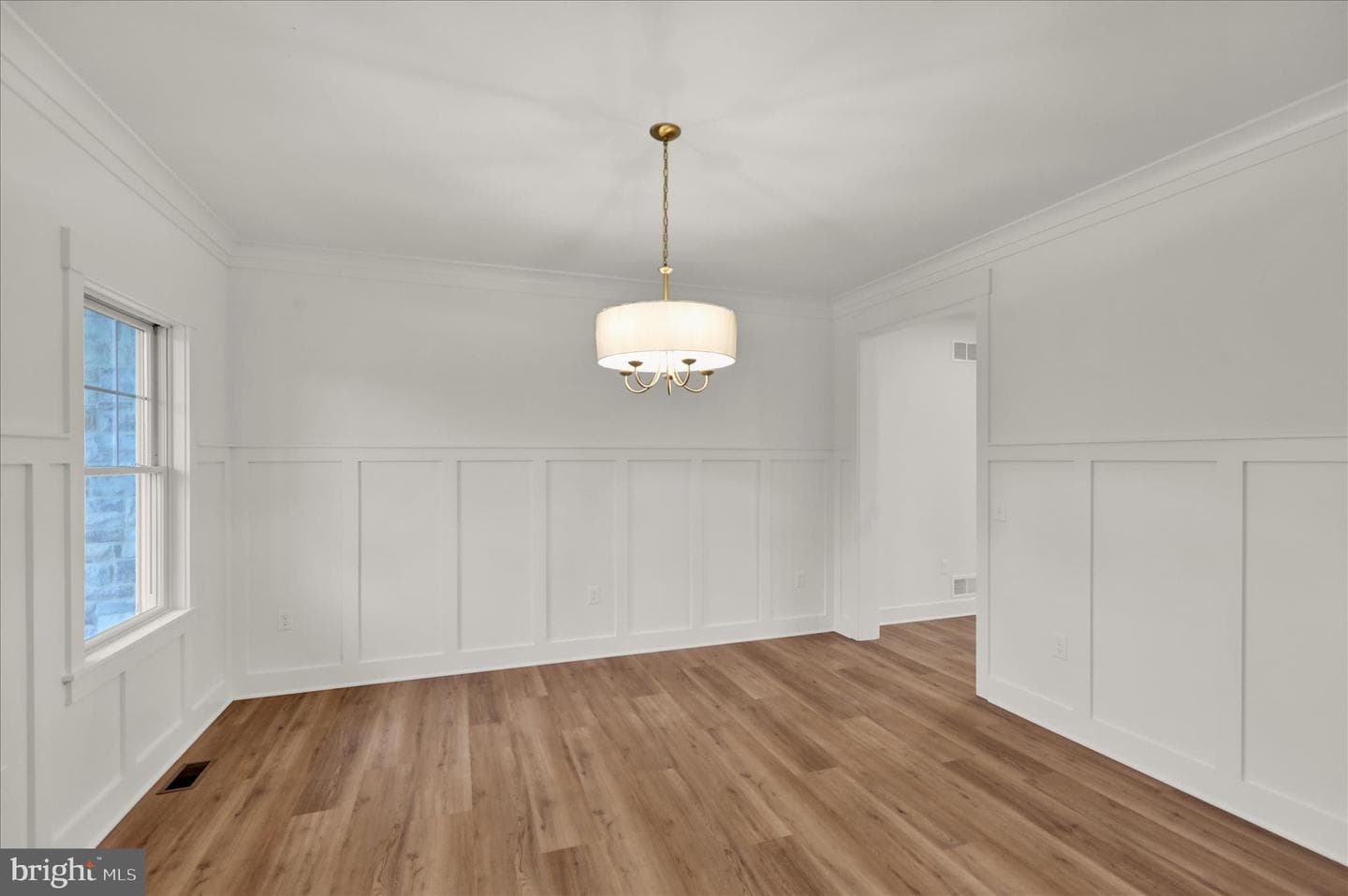 513 Cheltenham Court photo 21