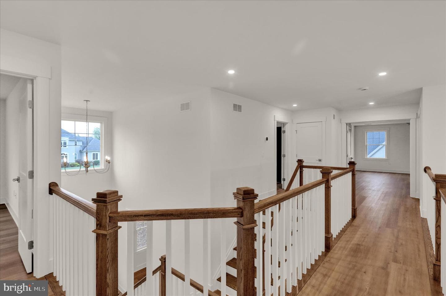 513 Cheltenham Court photo 28