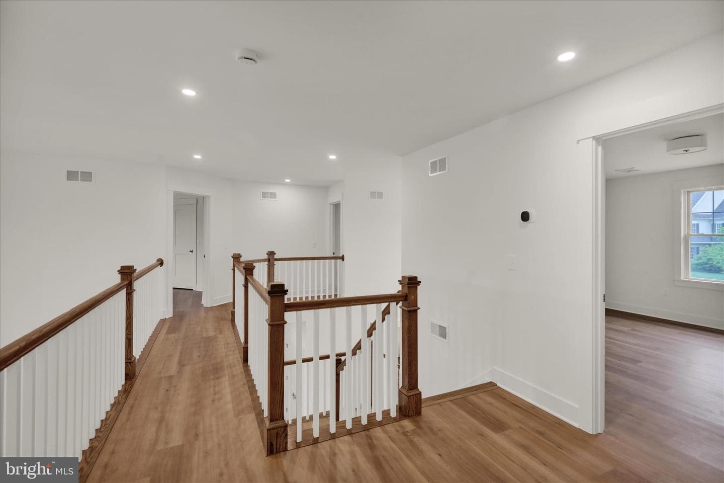 513 Cheltenham Court photo 30