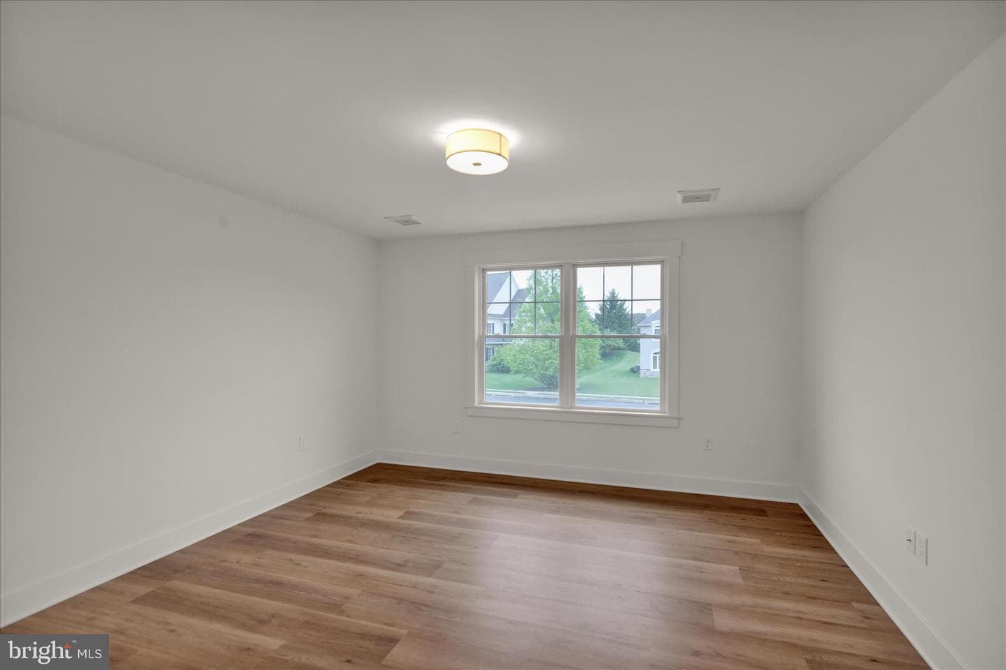 513 Cheltenham Court photo 45
