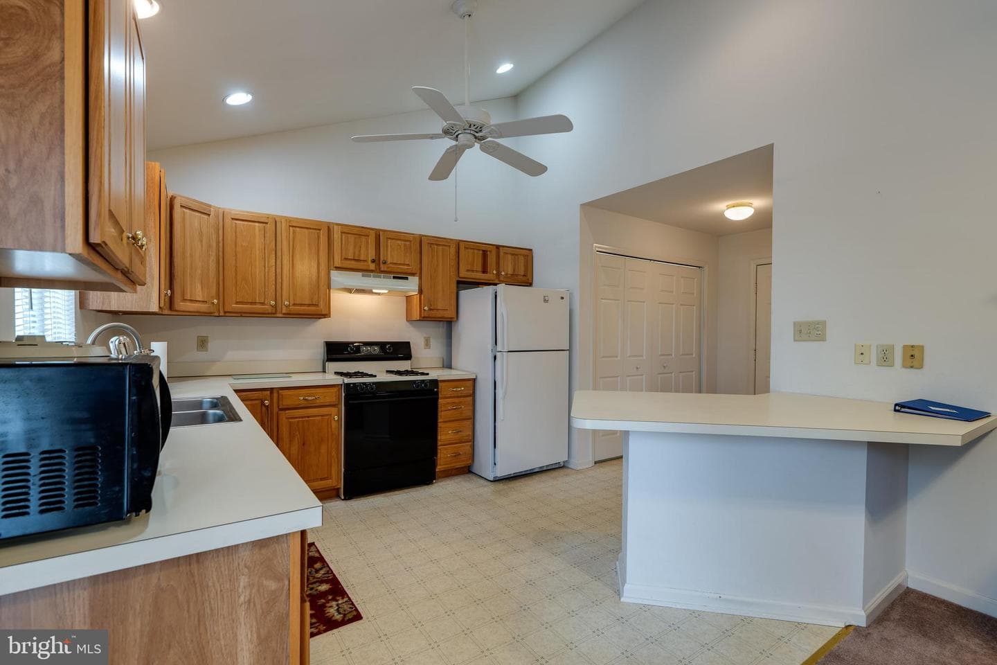14 Oakgrove Lane photo 6