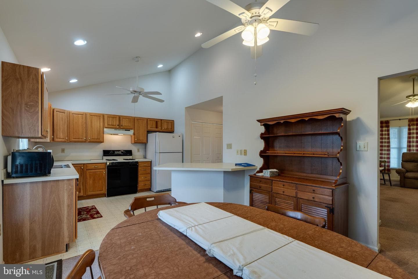 14 Oakgrove Lane photo 9