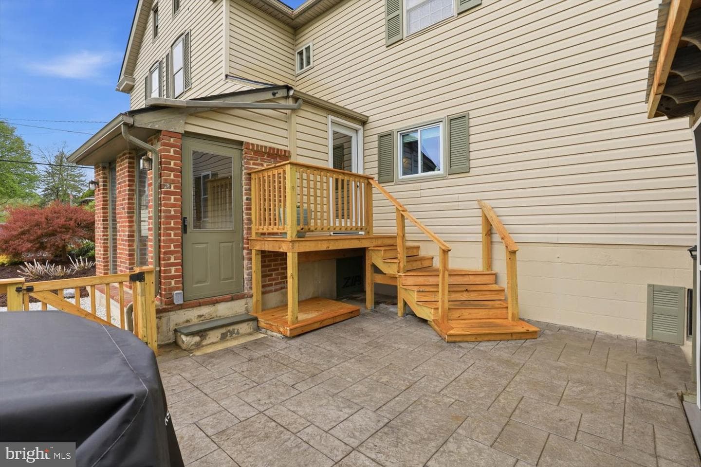 135 S Cedar Street photo 37