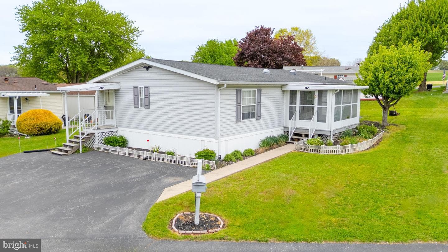 82 Taylor Drive photo 1