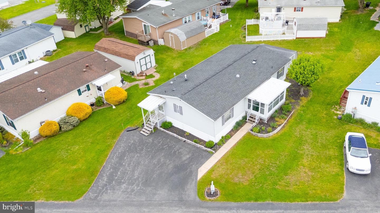 82 Taylor Drive photo 31